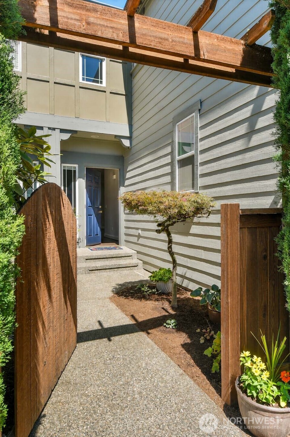 6750 163rd Place B Property Photo 3