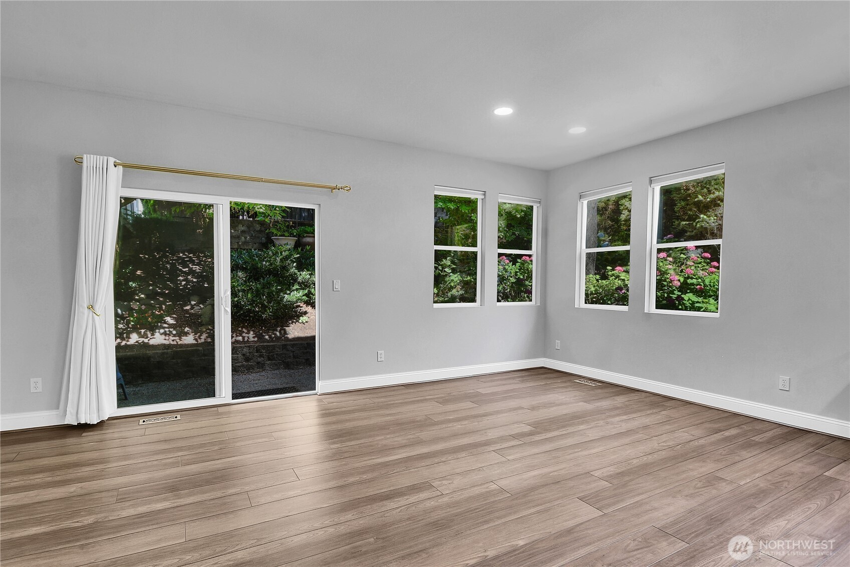 6750 163rd Place B Property Photo 10