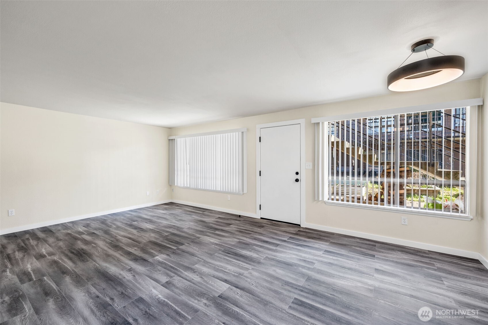 748 S Cloverdale Street Unit 6 Property Photo 8