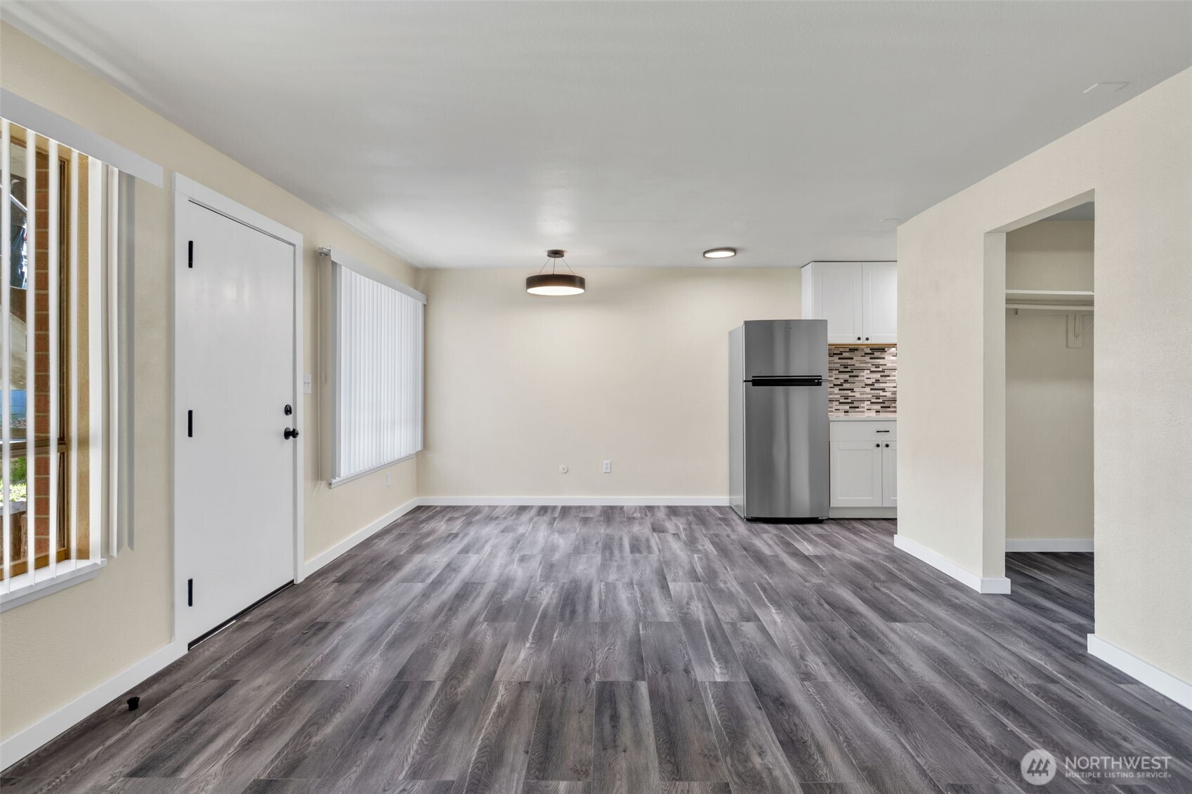 748 S Cloverdale Street Unit 6 Property Photo 15