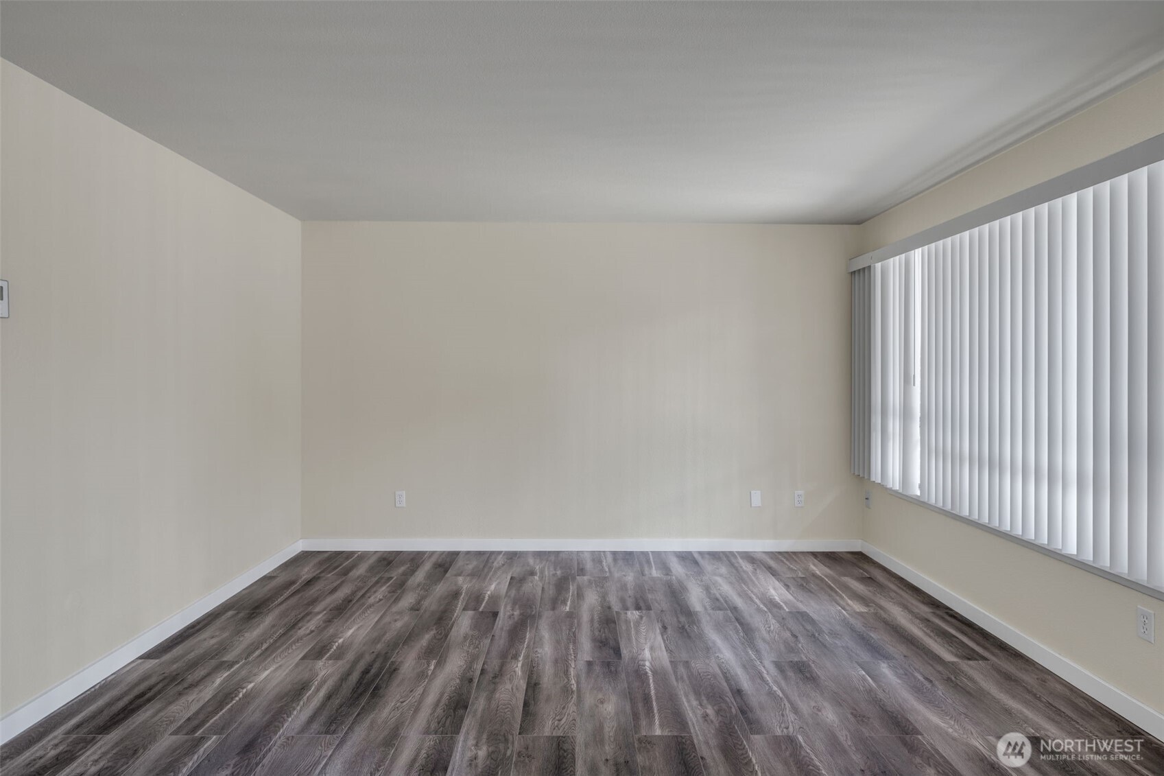 748 S Cloverdale Street Unit 6 Property Photo 17