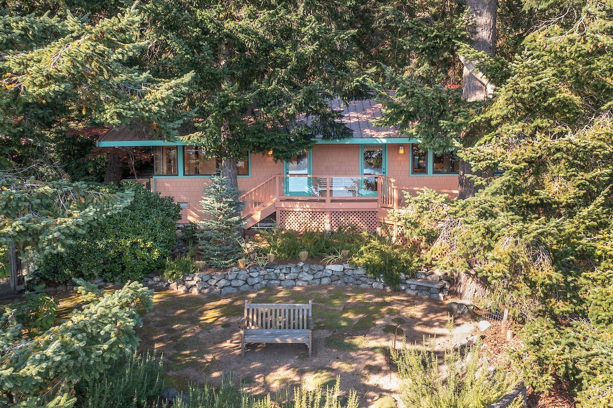 1687 Spring Point Road Property Photo 3