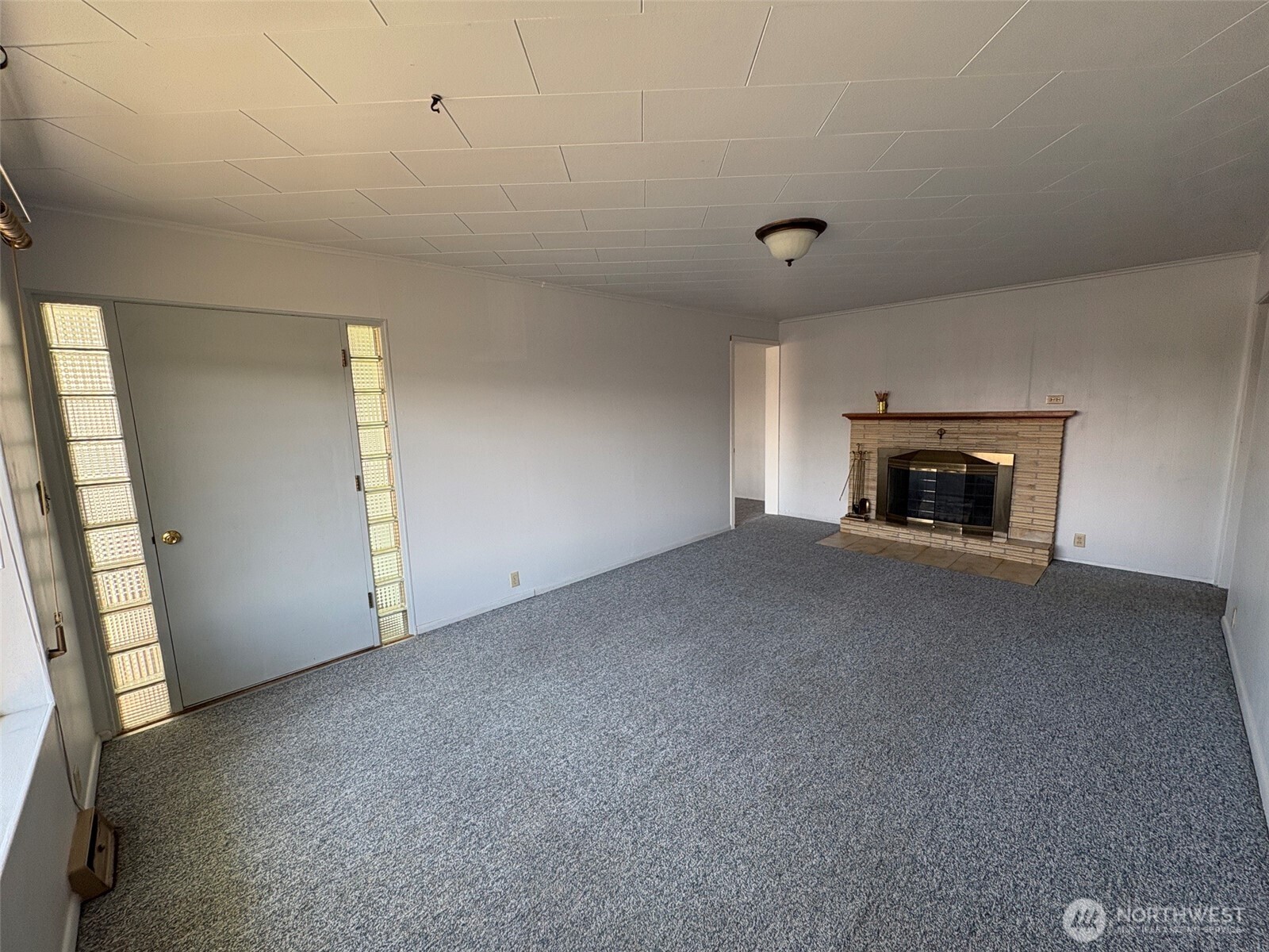 10 W Dewberry Avenue Property Photo 15
