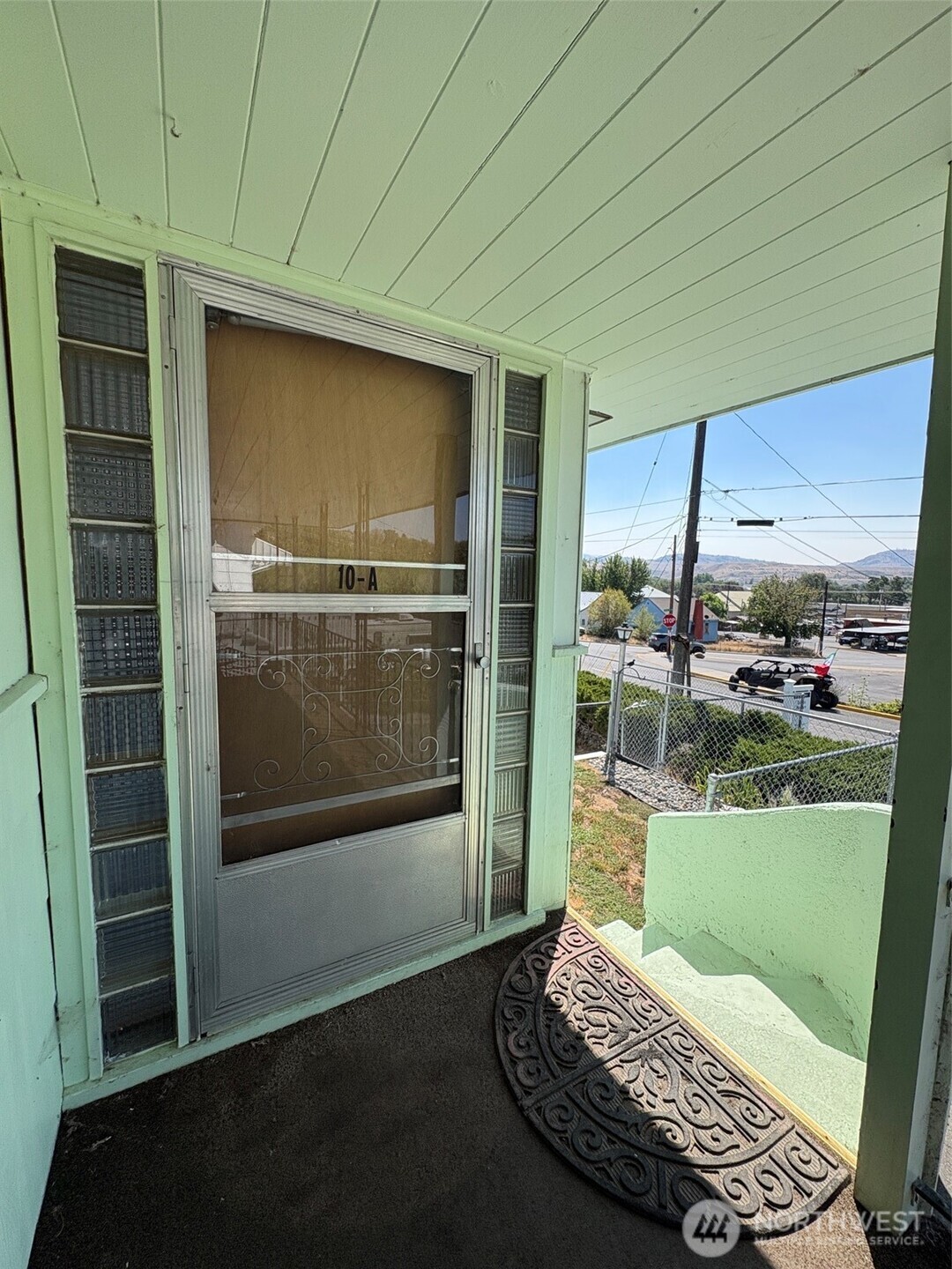10 W Dewberry Avenue Property Photo 16
