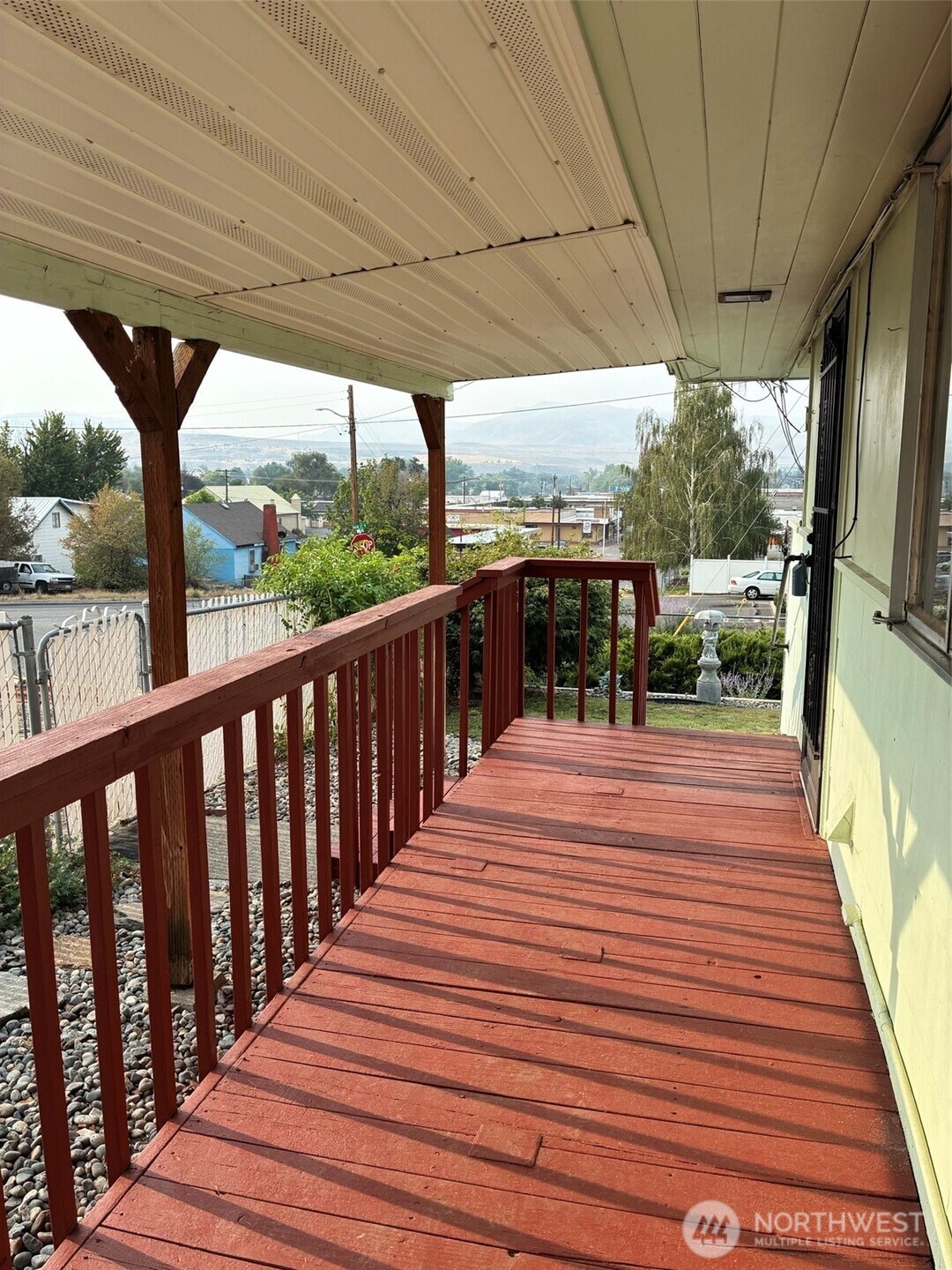 10 W Dewberry Avenue Property Photo 20