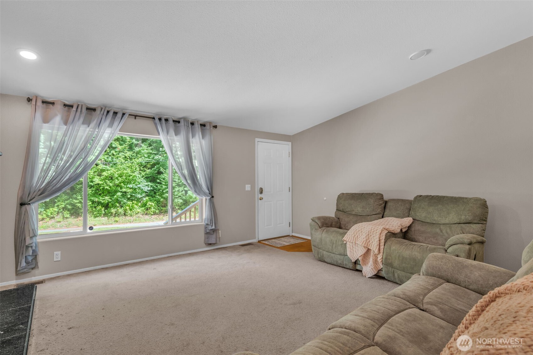 17710 Russian Road Property Photo 7