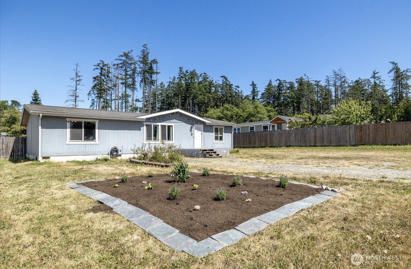 1060 Sidney Street Property Photo 1