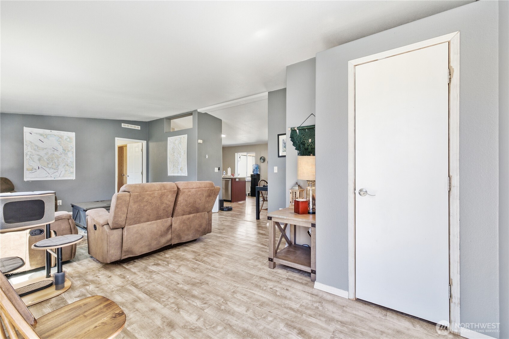 1060 Sidney Street Property Photo 3