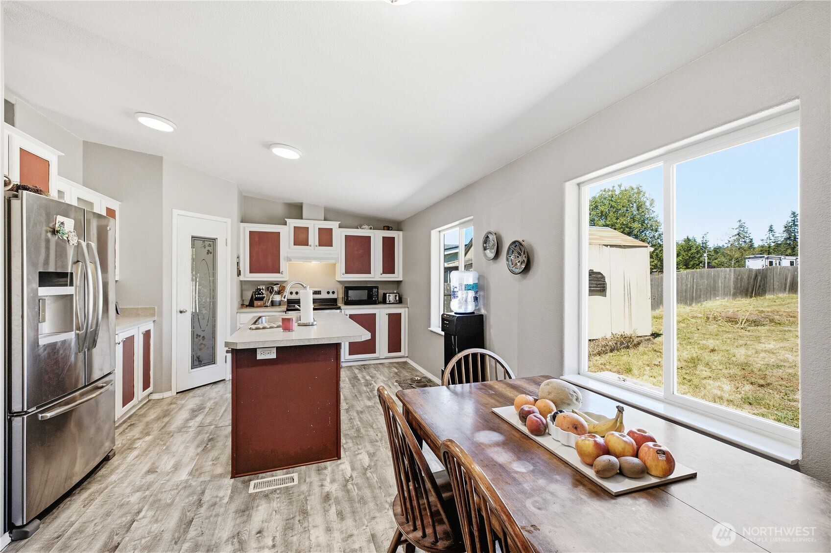 1060 Sidney Street Property Photo 8
