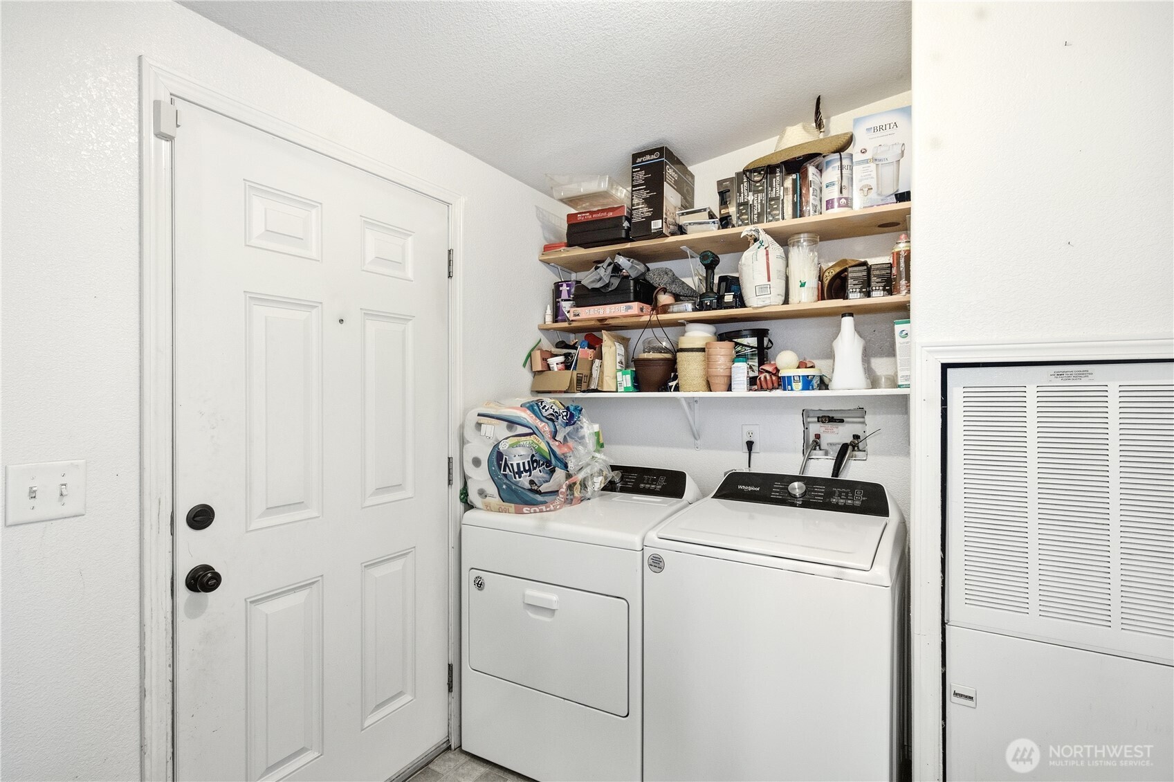 1060 Sidney Street Property Photo 9