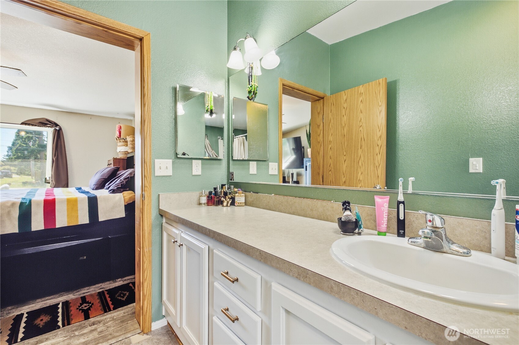 1060 Sidney Street Property Photo 15