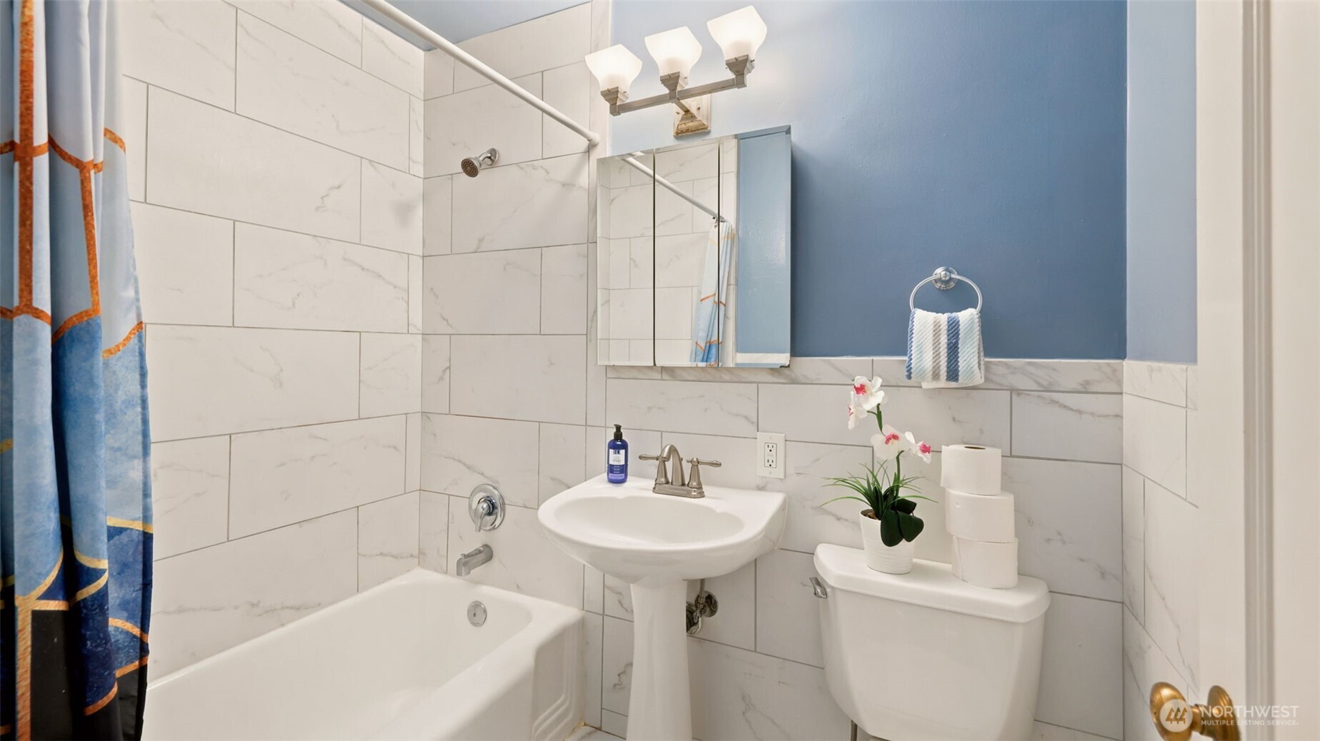 2450 Dexter Avenue 303 Property Photo 21