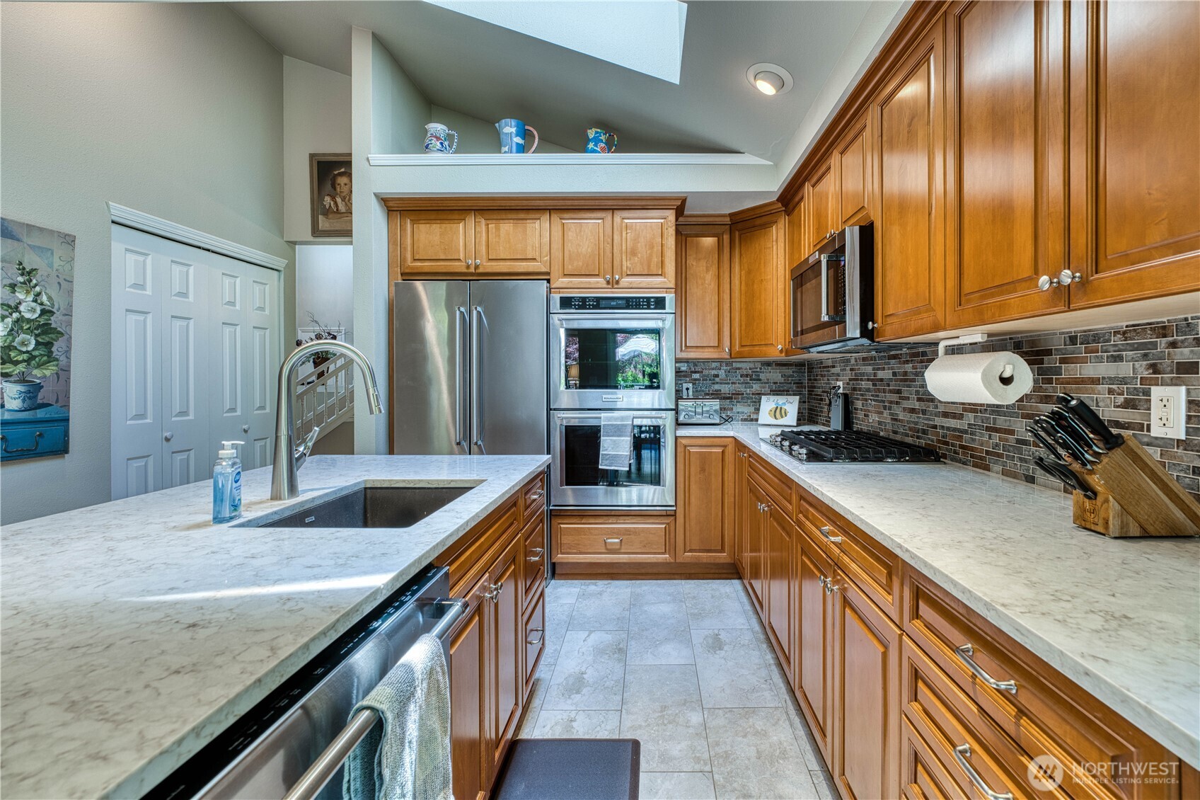 6870 Starboard Lane Property Photo 11