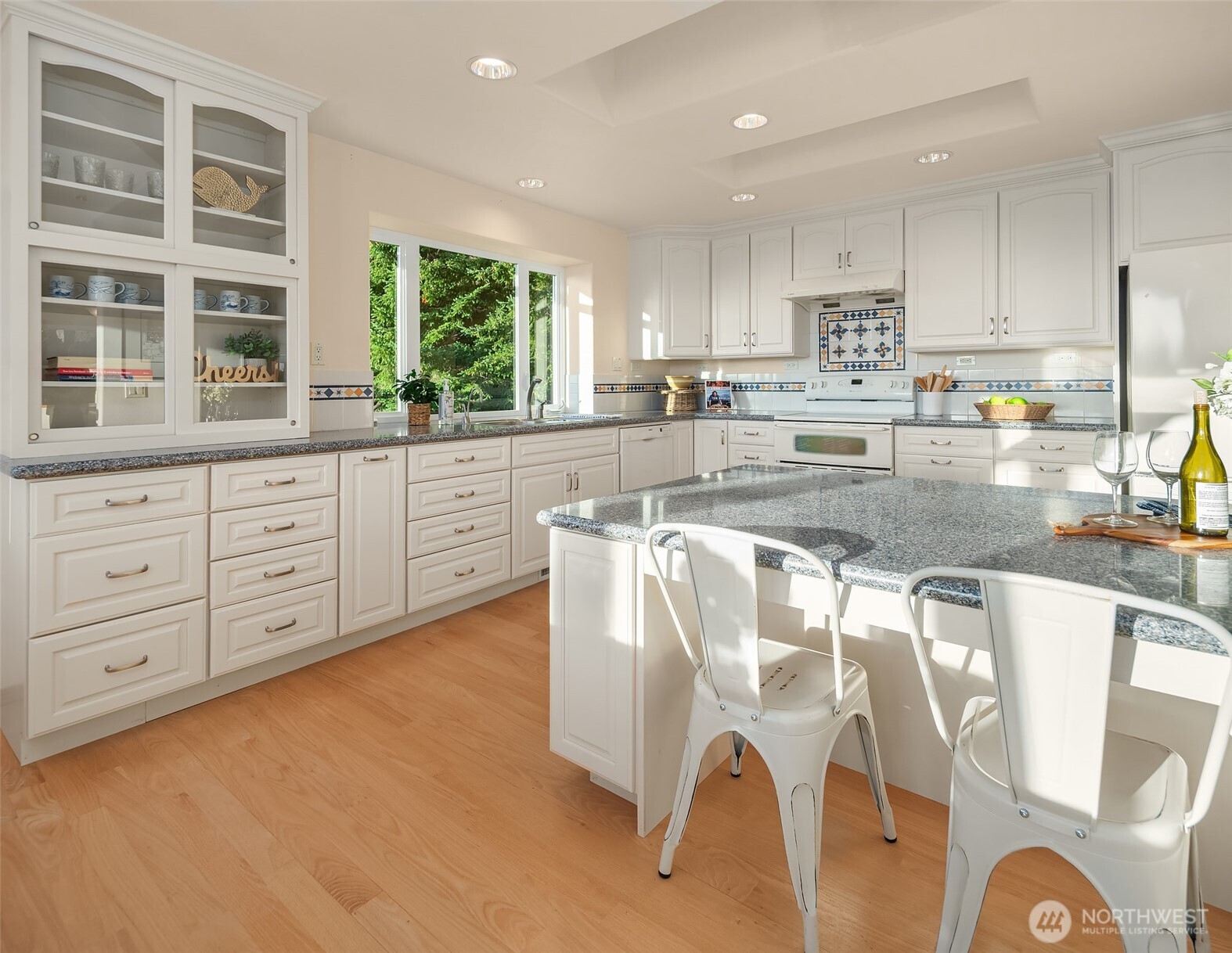 37464 Olympic View Road Property Photo 10