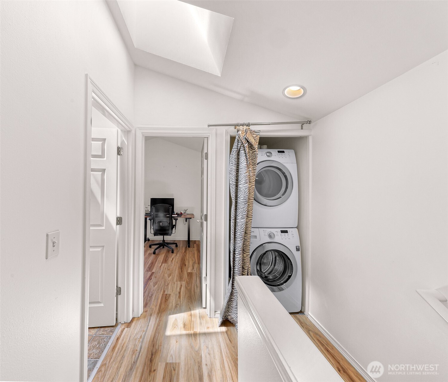 8516 Nesbit Avenue A Property Photo 16