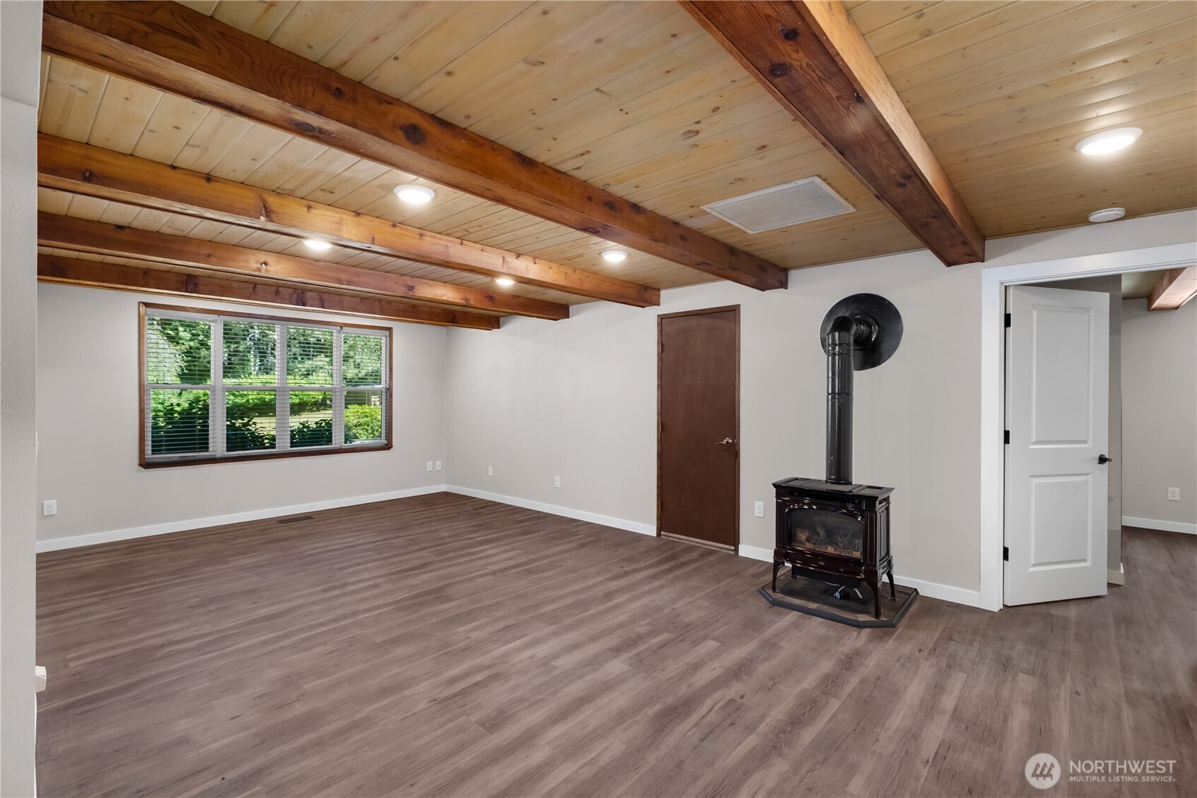 125 41st Avenue Property Photo 6