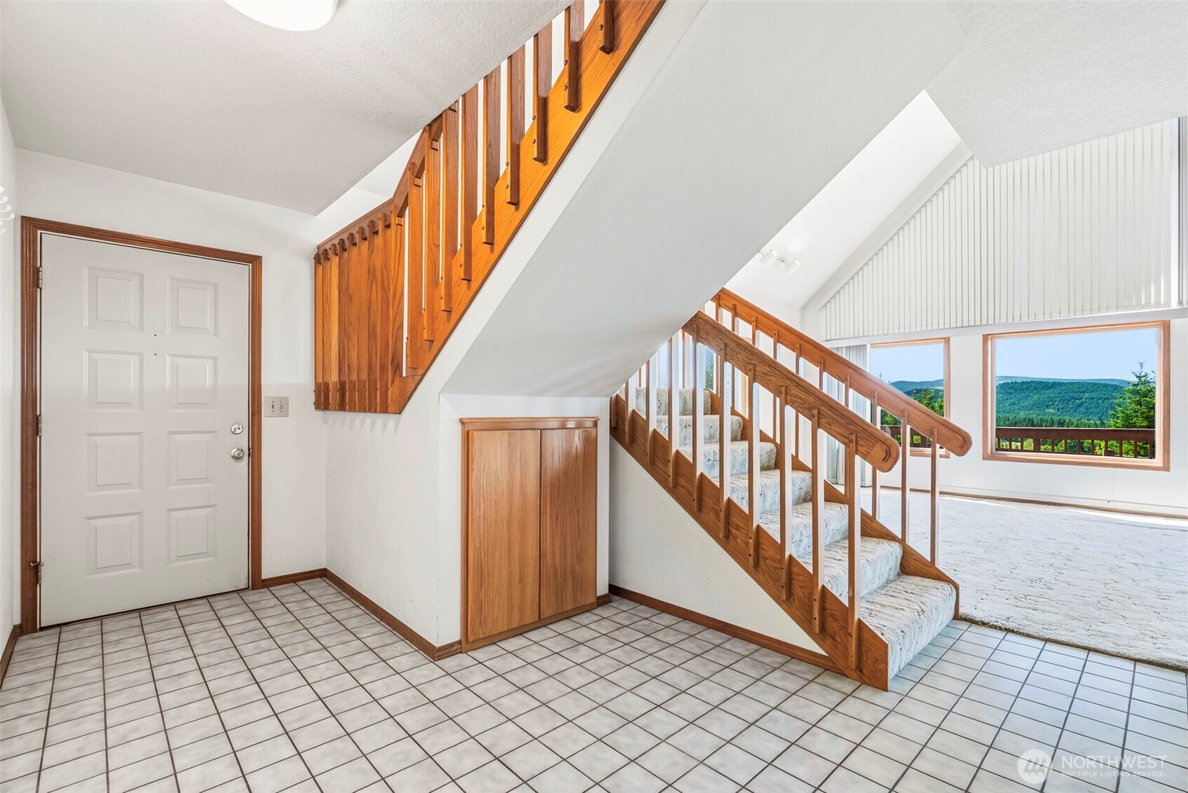 805 Luebke Road Property Photo 4