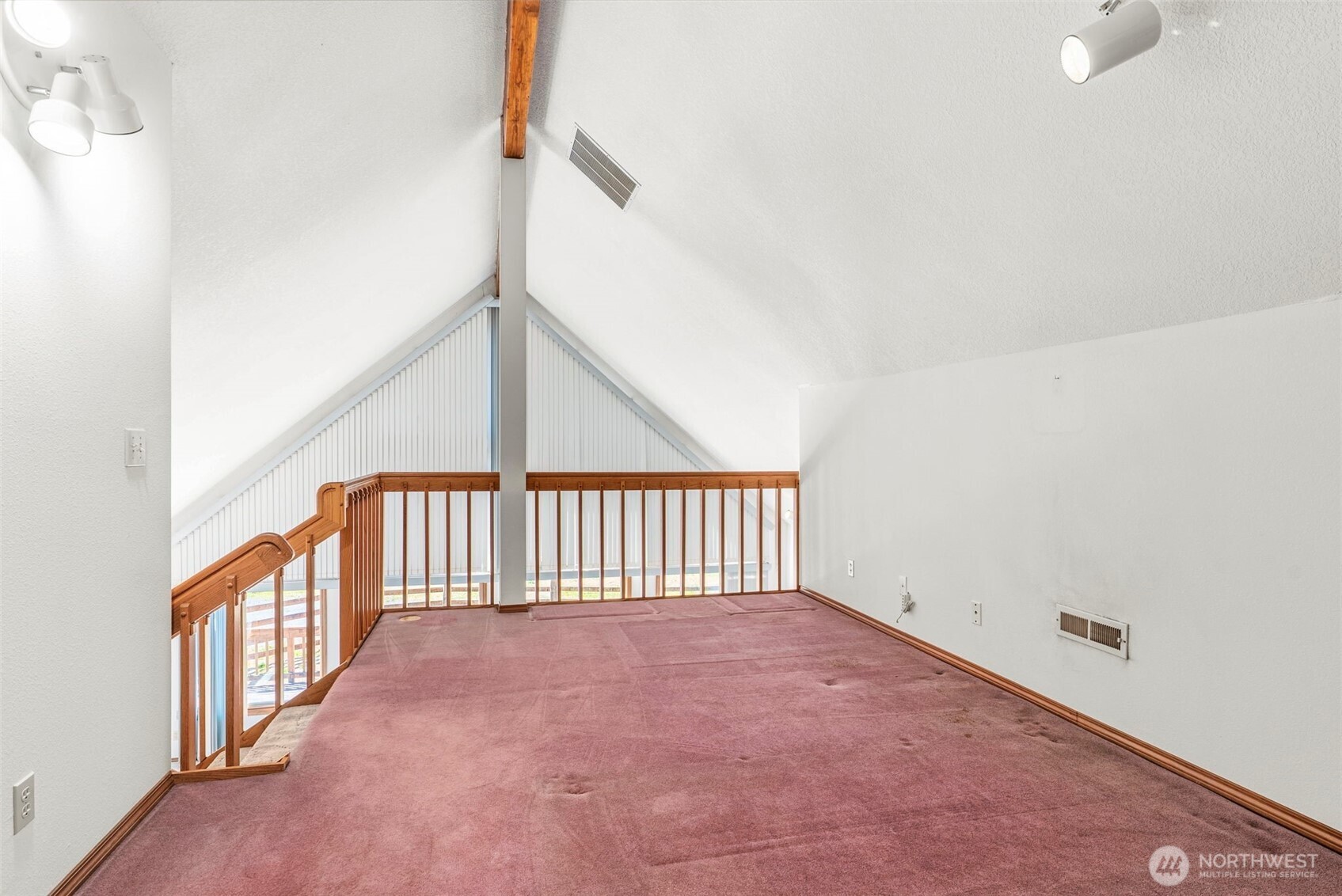 805 Luebke Road Property Photo 13