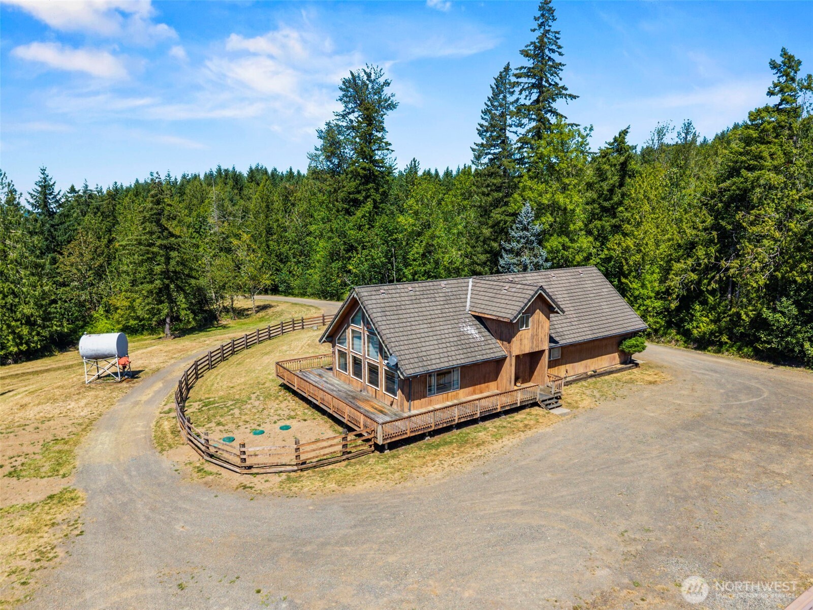 805 Luebke Road Property Photo 23