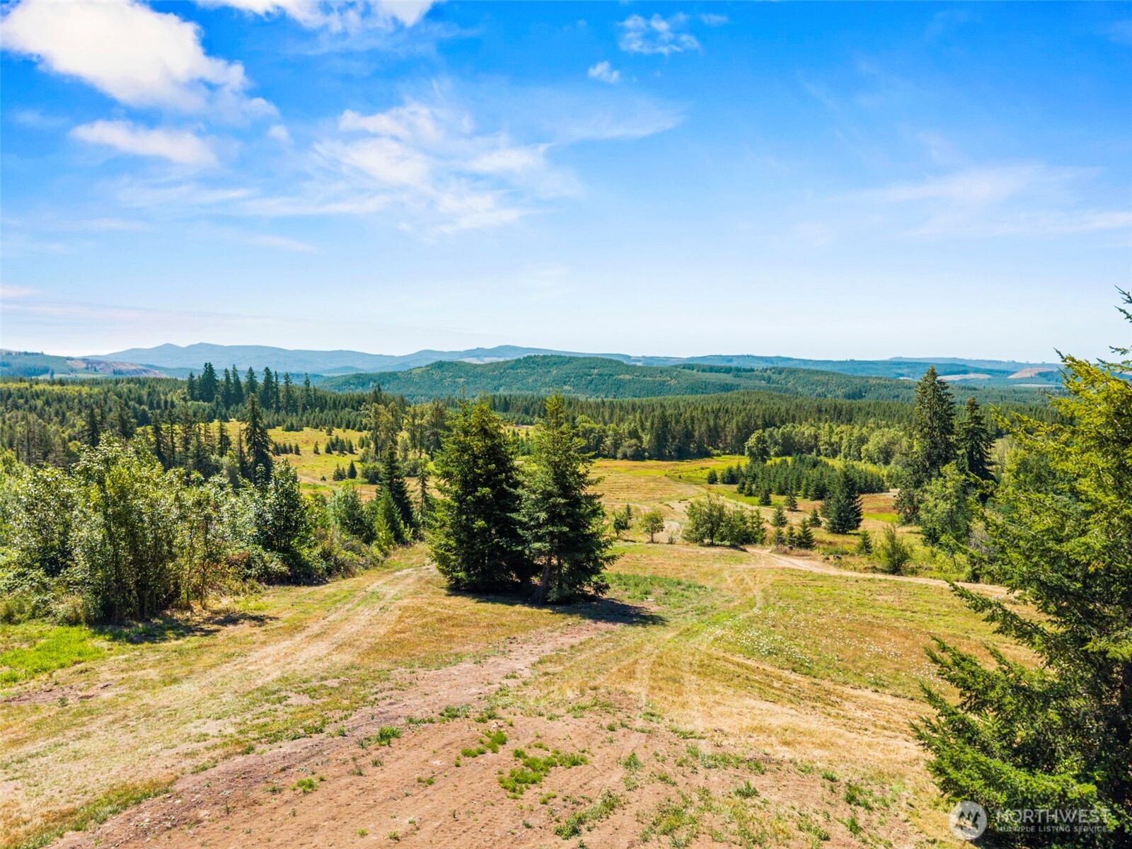 805 Luebke Road Property Photo 32