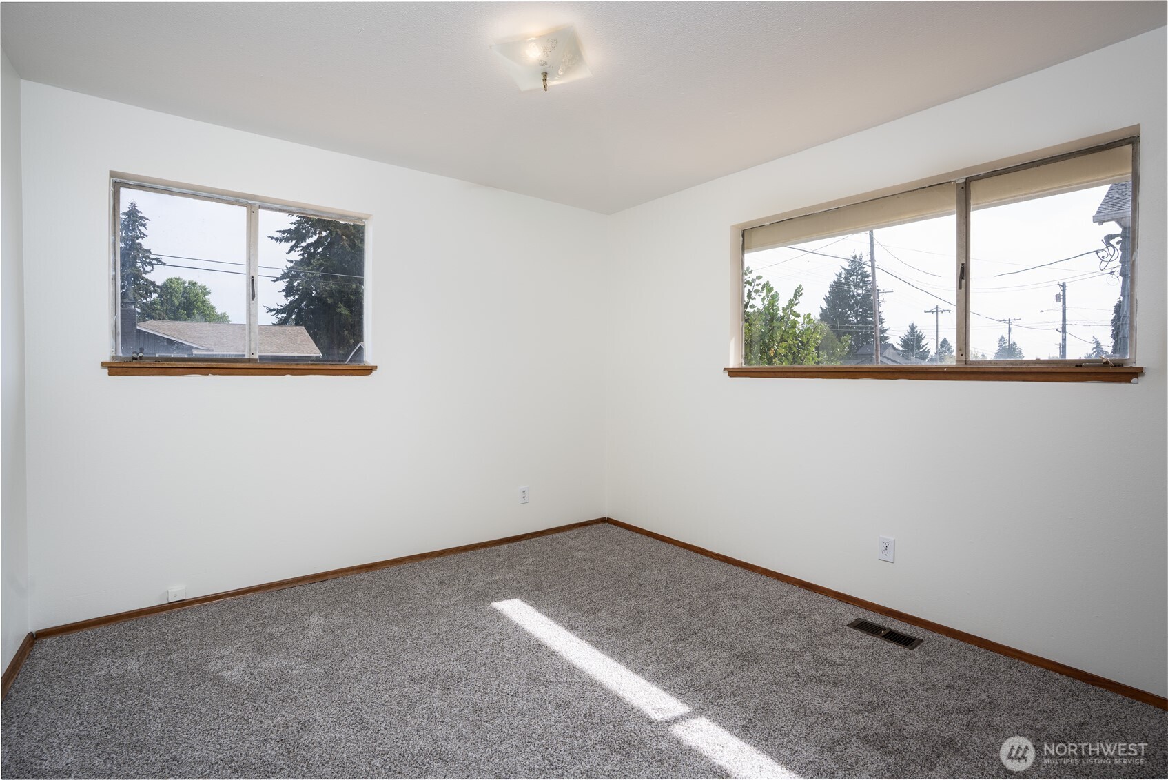 5002 N 18th Street Property Photo 25