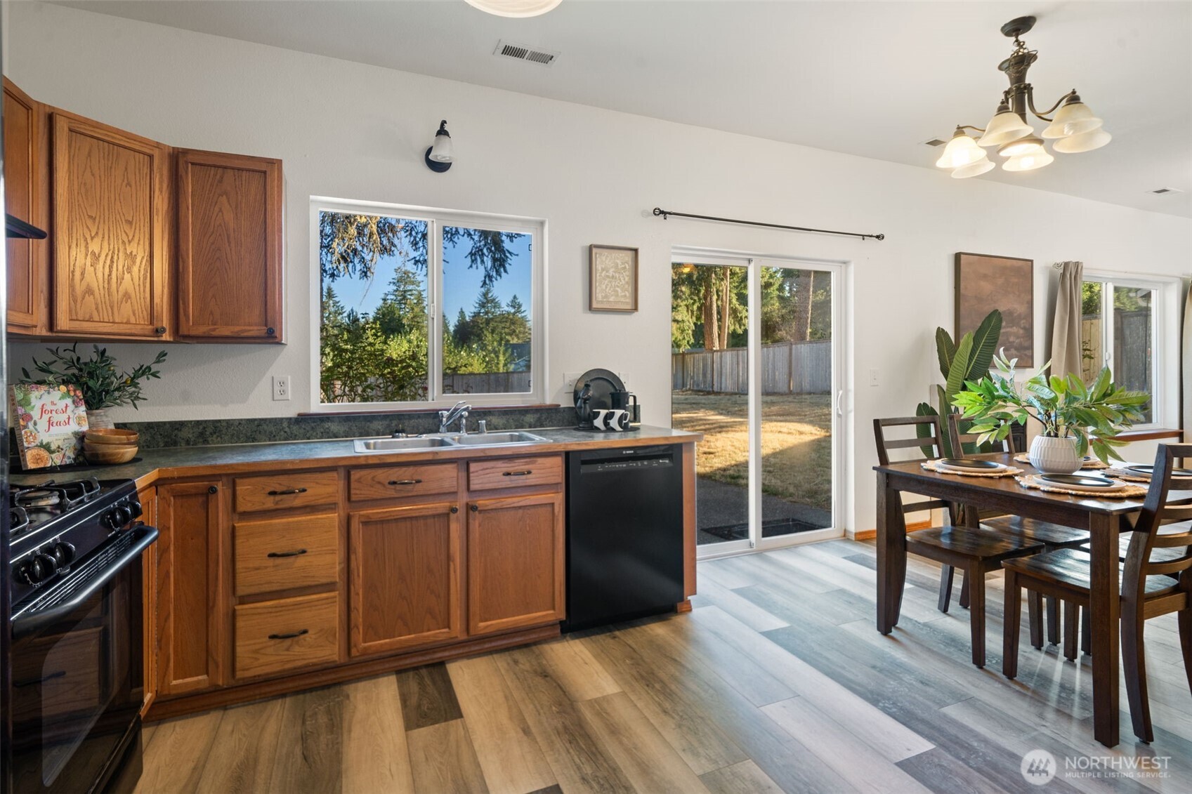 130 E Warbler Court Property Photo 4