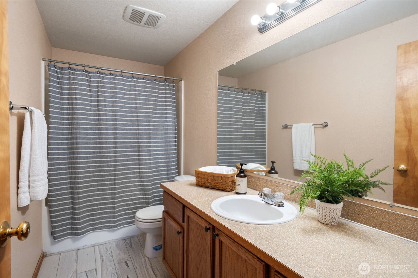 130 E Warbler Court Property Photo 16