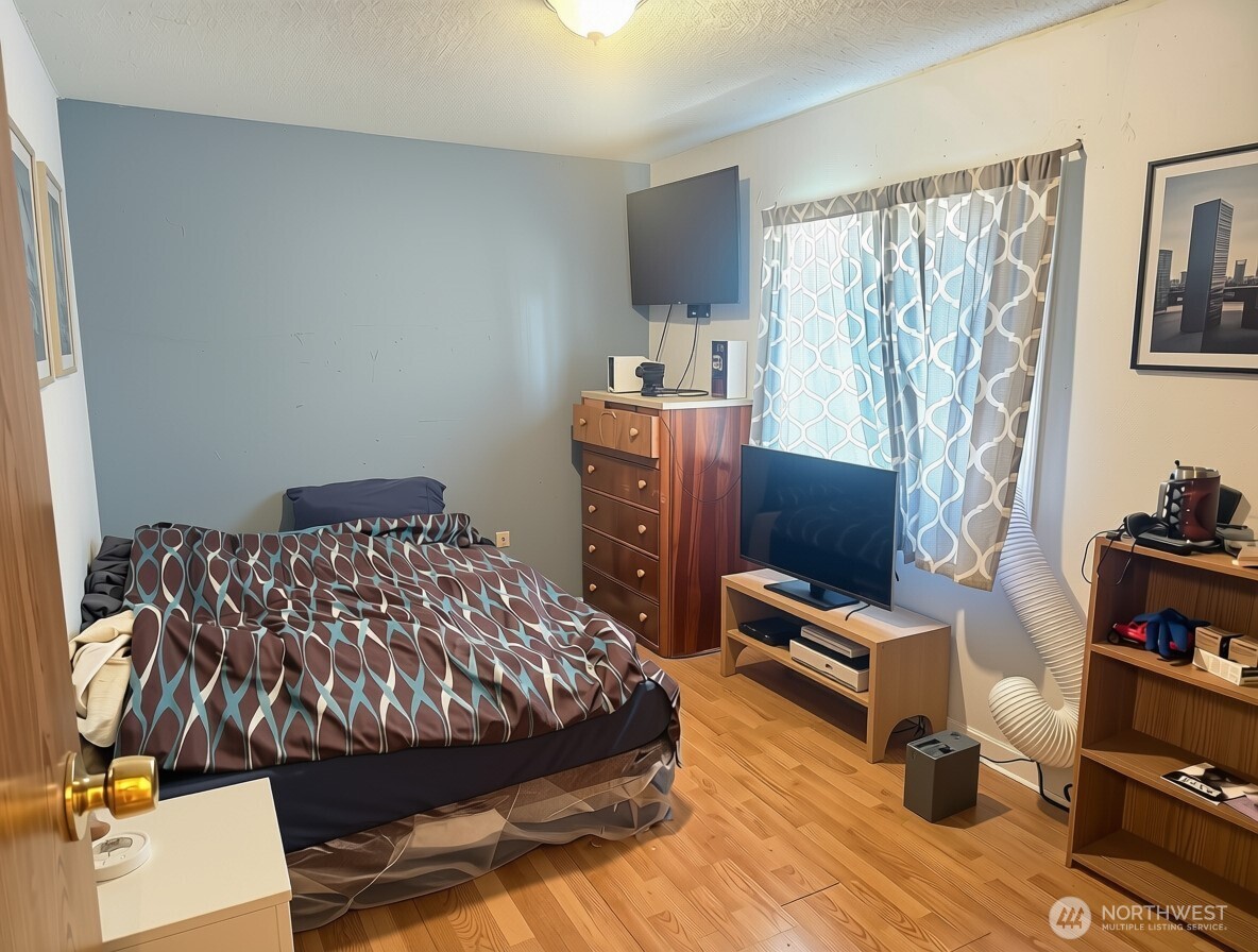 8708 Thuja Avenue Property Photo 14