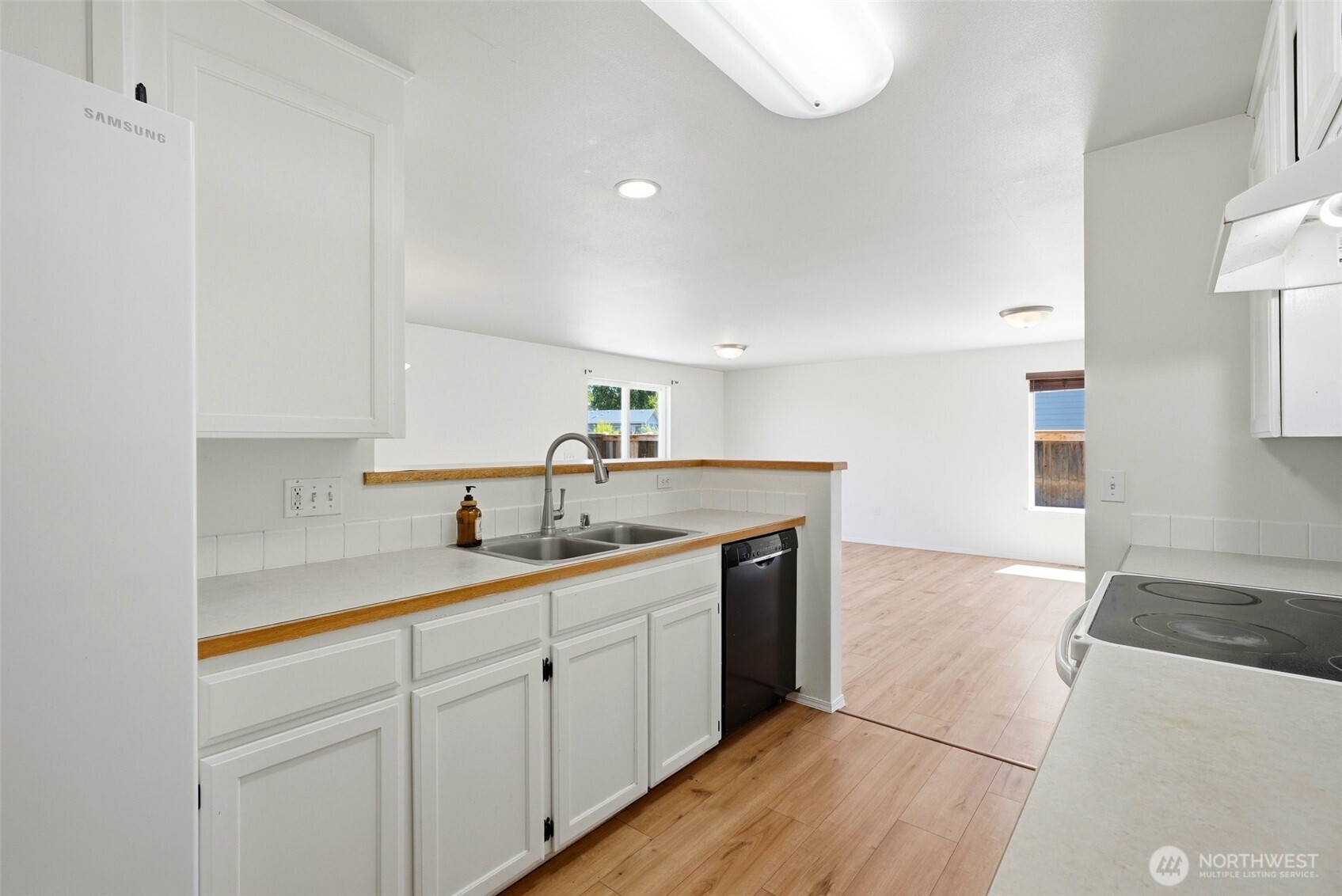 127 Northstone Parkway Property Photo 4