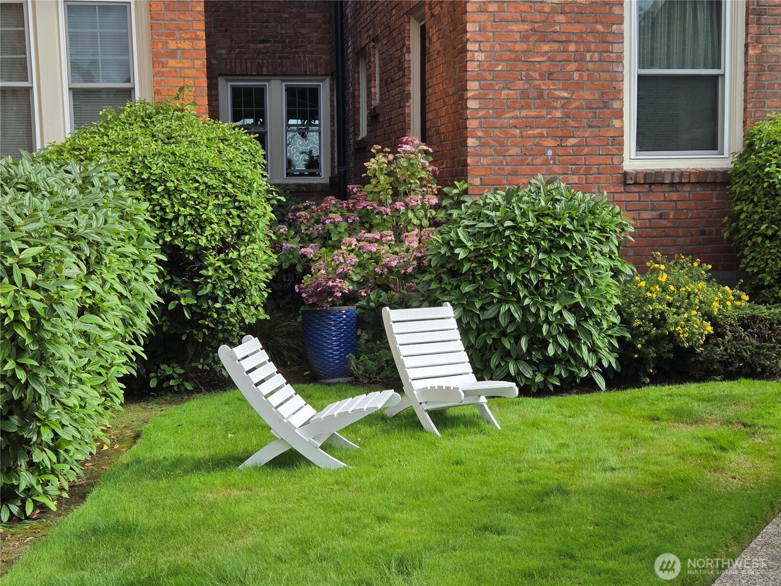 2452 Alki Avenue Property Photo 6