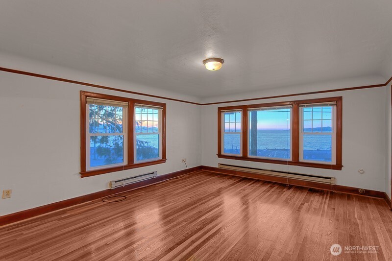 2452 Alki Avenue Property Photo 11
