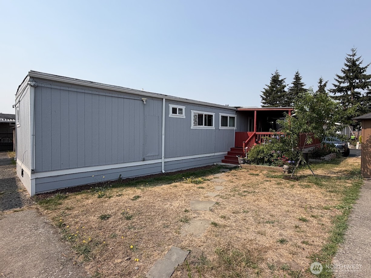 210 37th Street 105 Property Photo 3