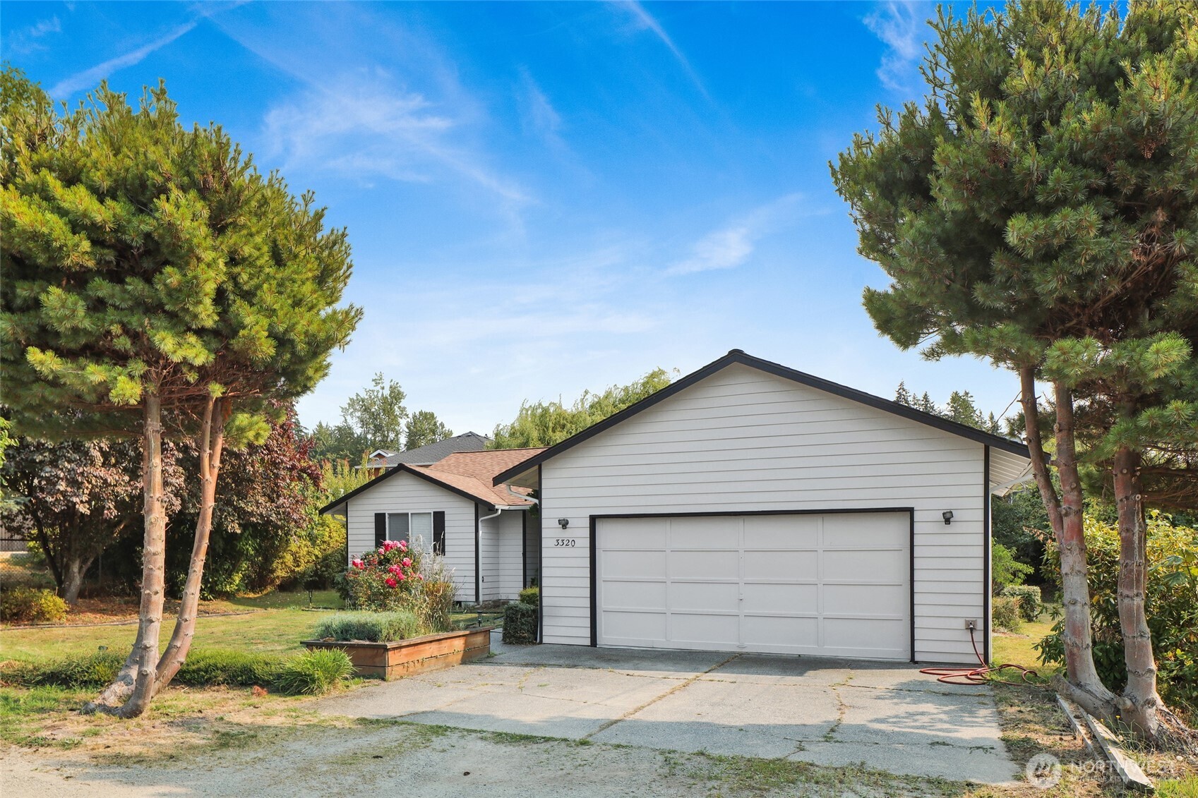 3320 E Montgomery Street Property Photo 2