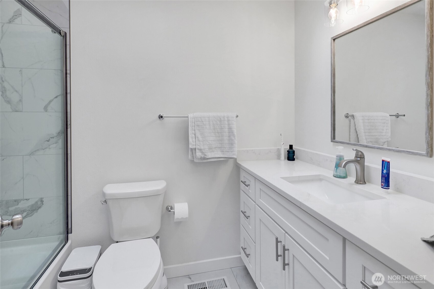 3320 E Montgomery Street Property Photo 11