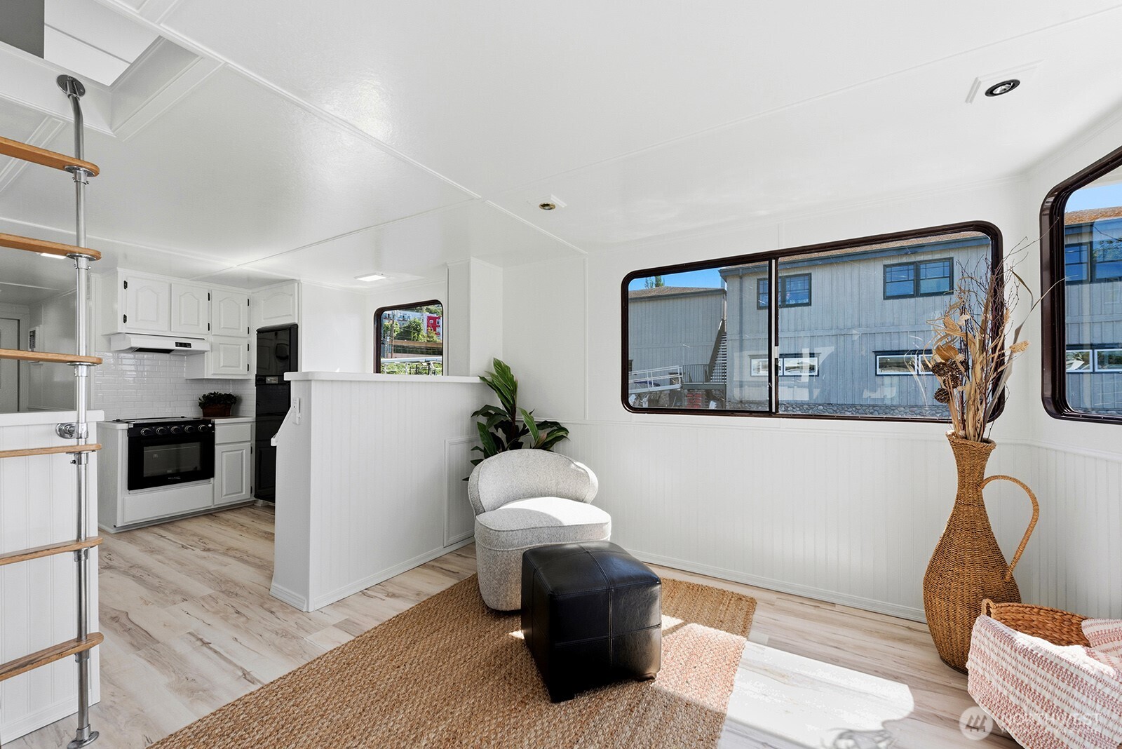 10 E Allison Street Property Photo 10