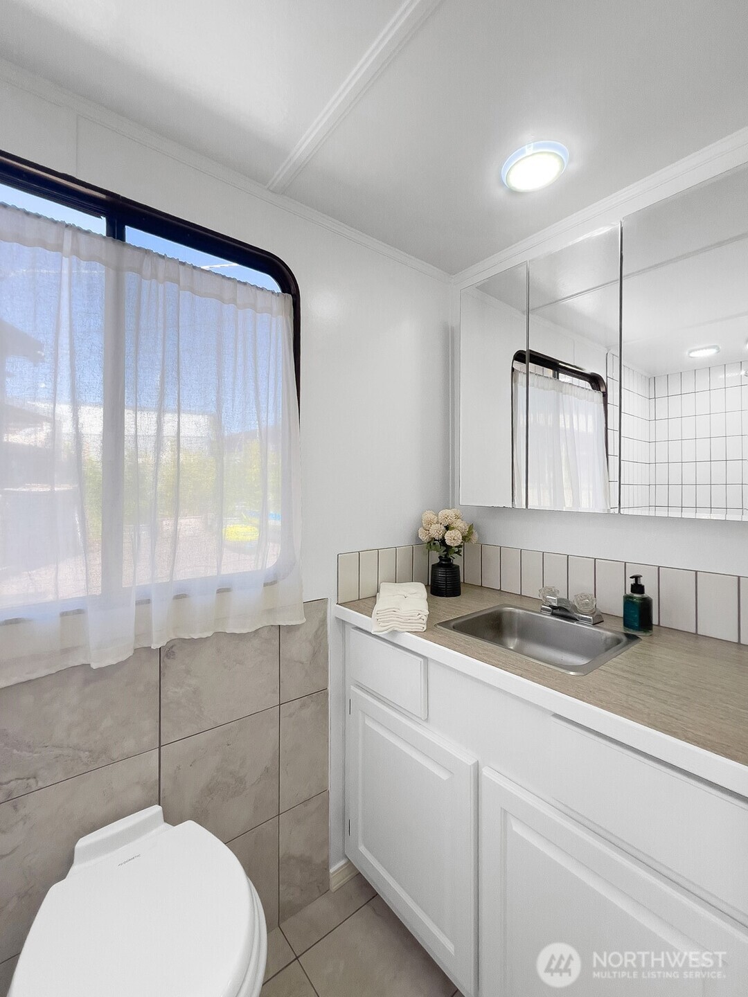 10 E Allison Street Property Photo 18