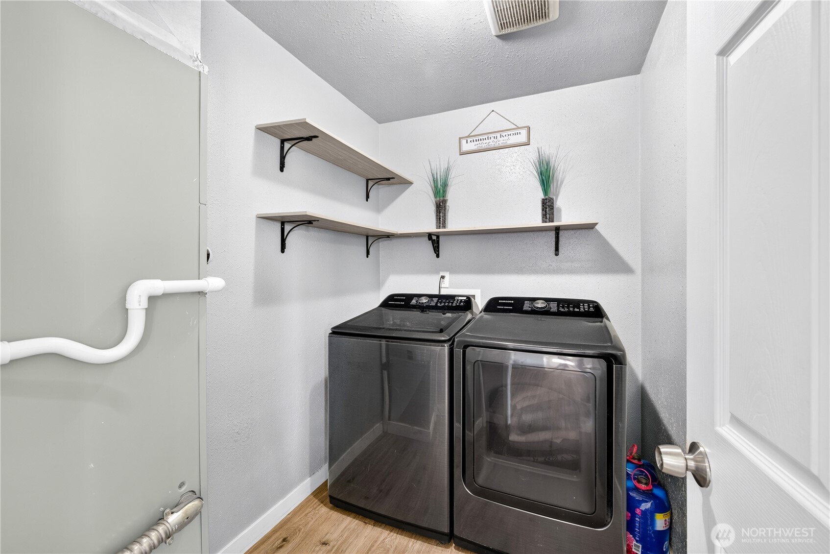 609 Eagle Nest Drive Property Photo 17