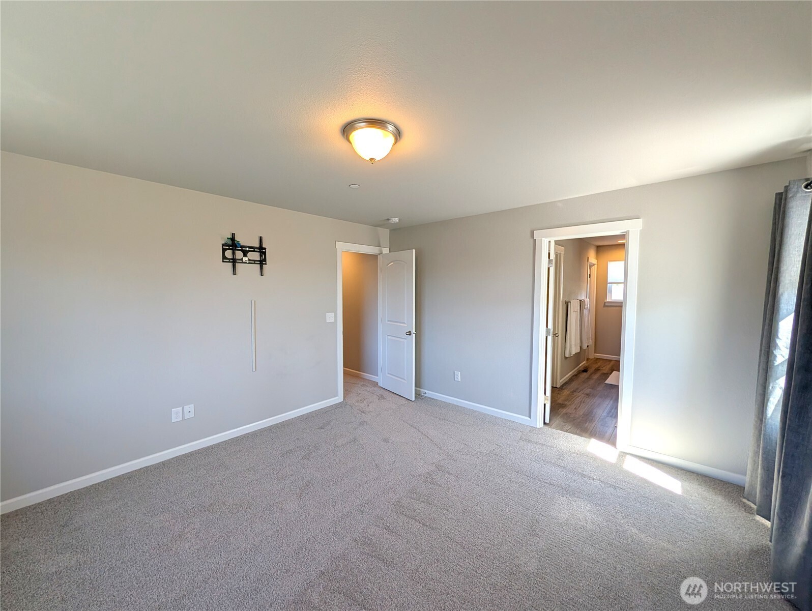 8406 57th Place Property Photo 15