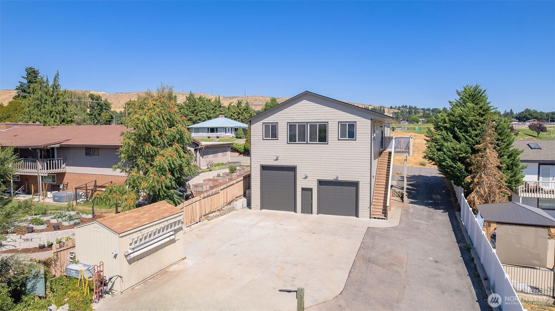 931 N Gale Avenue Property Photo 1