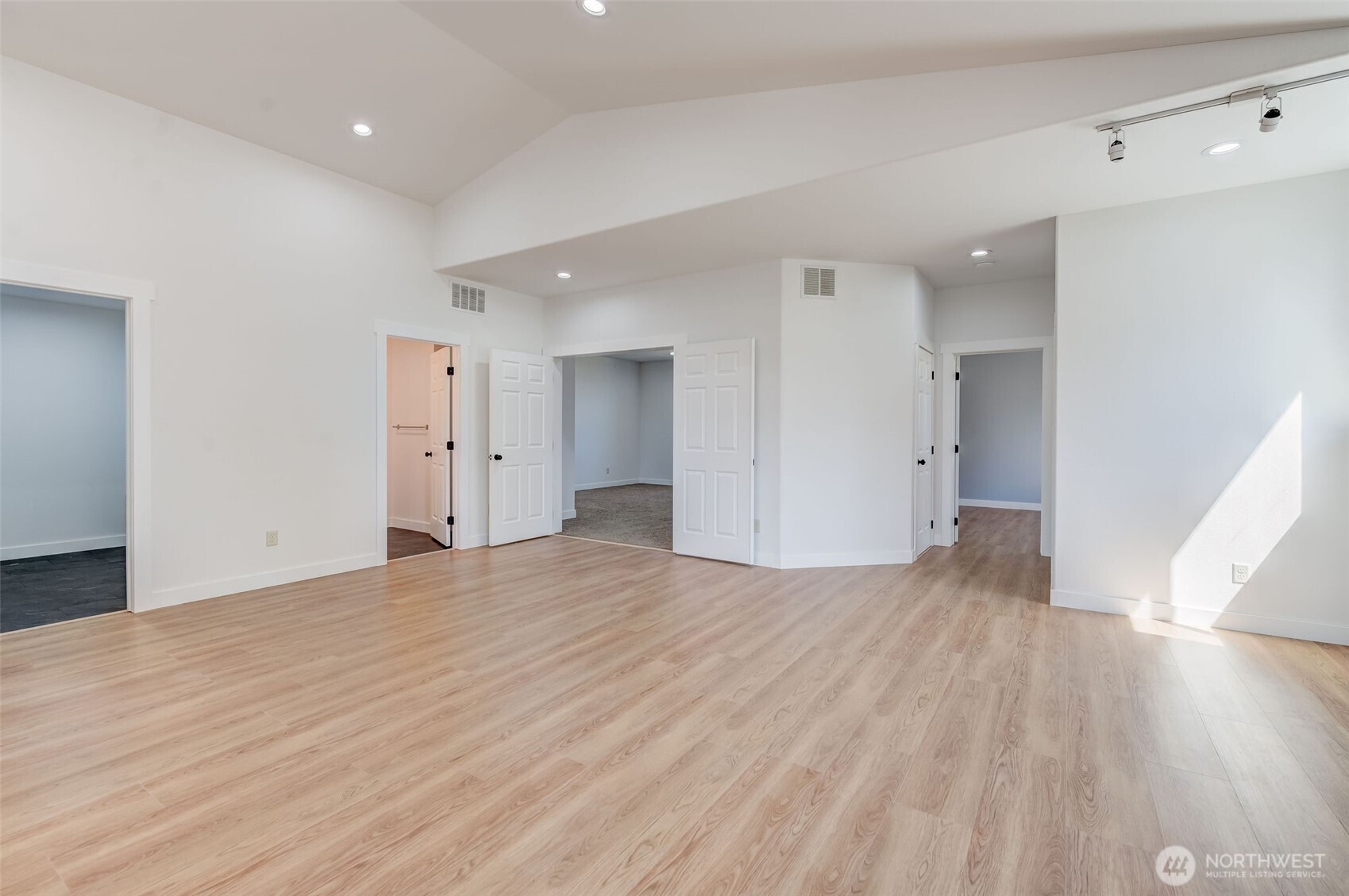 931 N Gale Avenue Property Photo 11