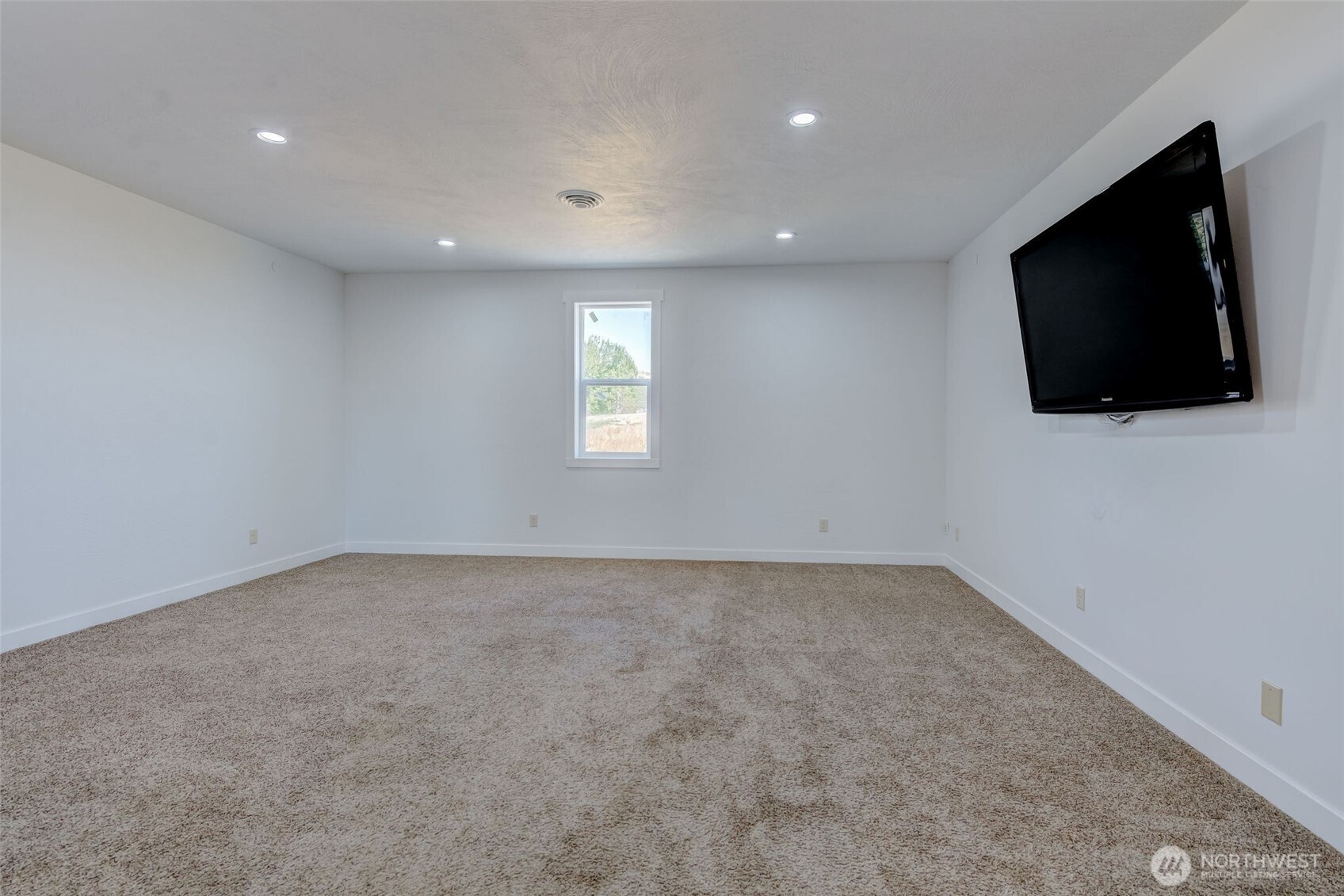 931 N Gale Avenue Property Photo 13