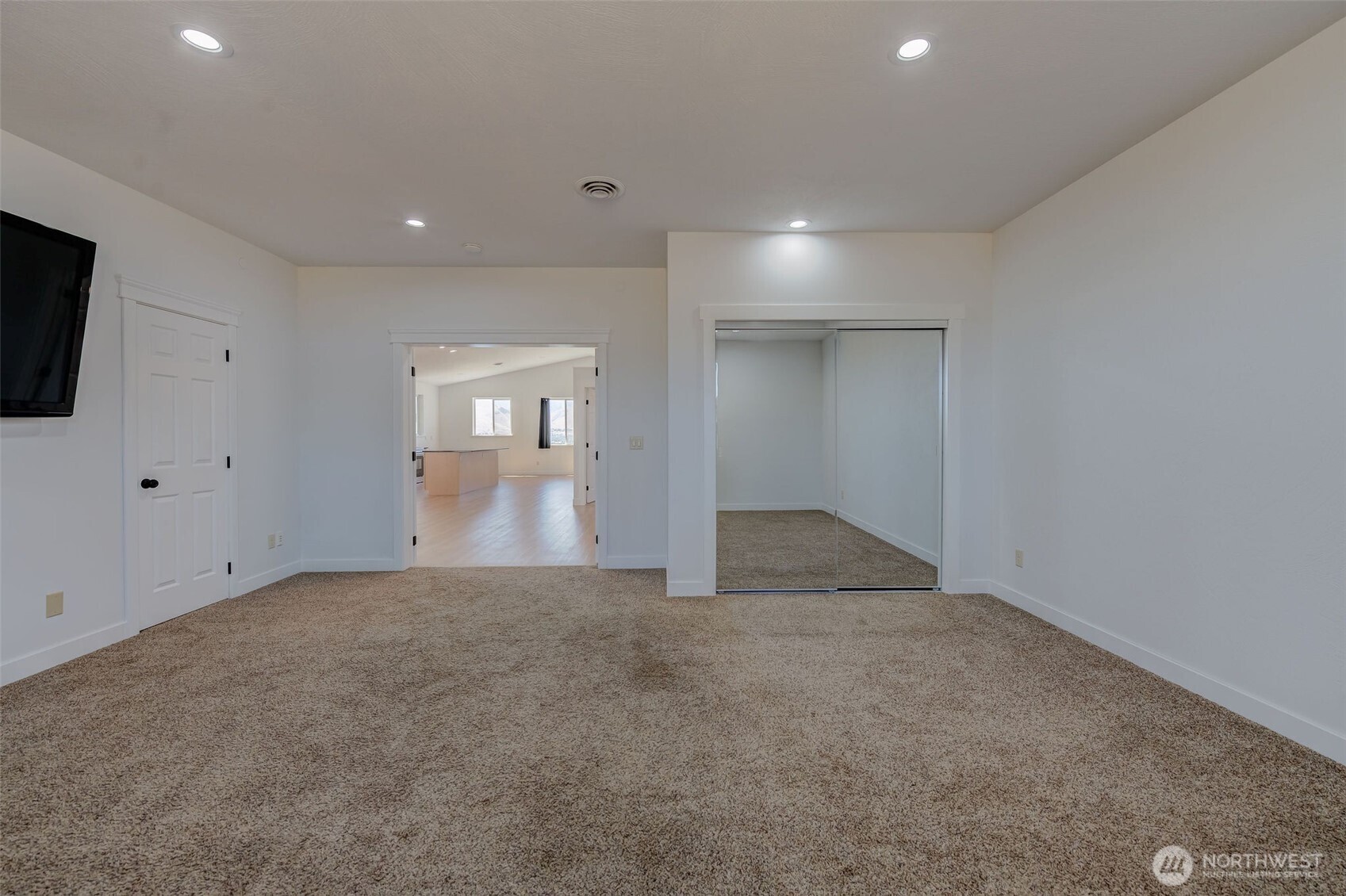 931 N Gale Avenue Property Photo 15