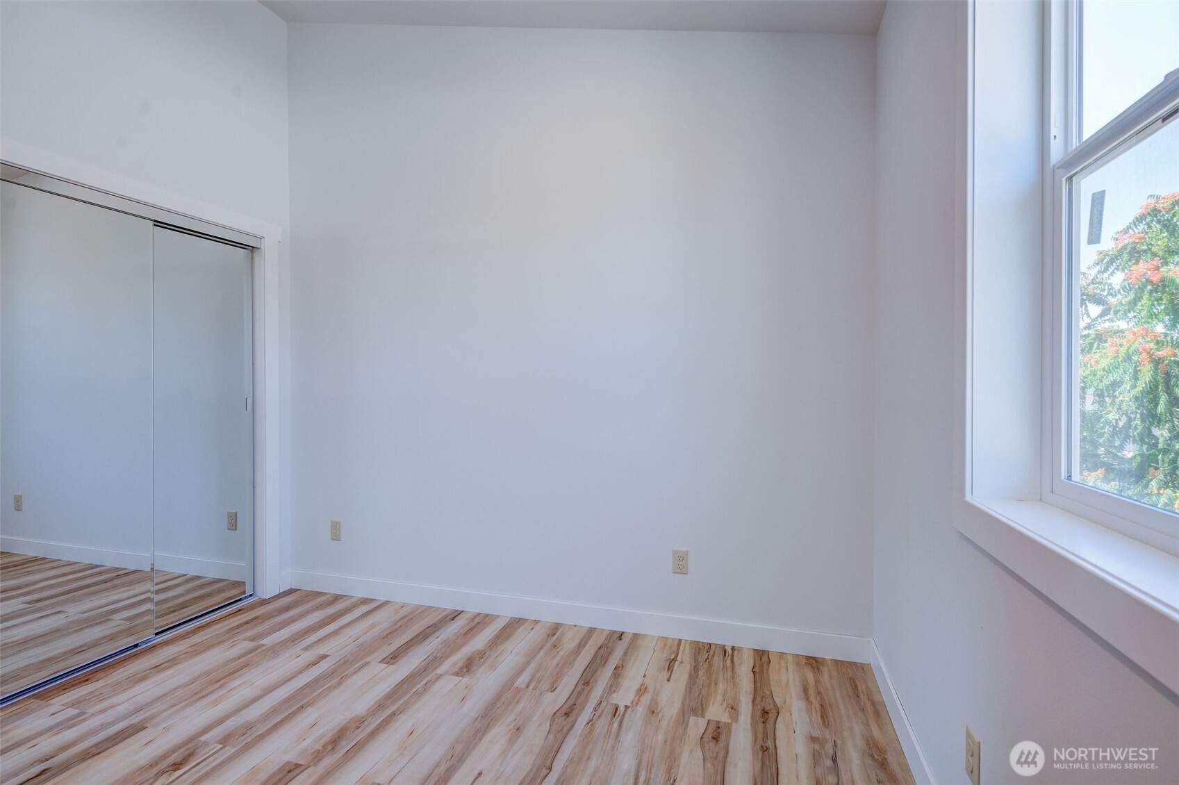 931 N Gale Avenue Property Photo 18
