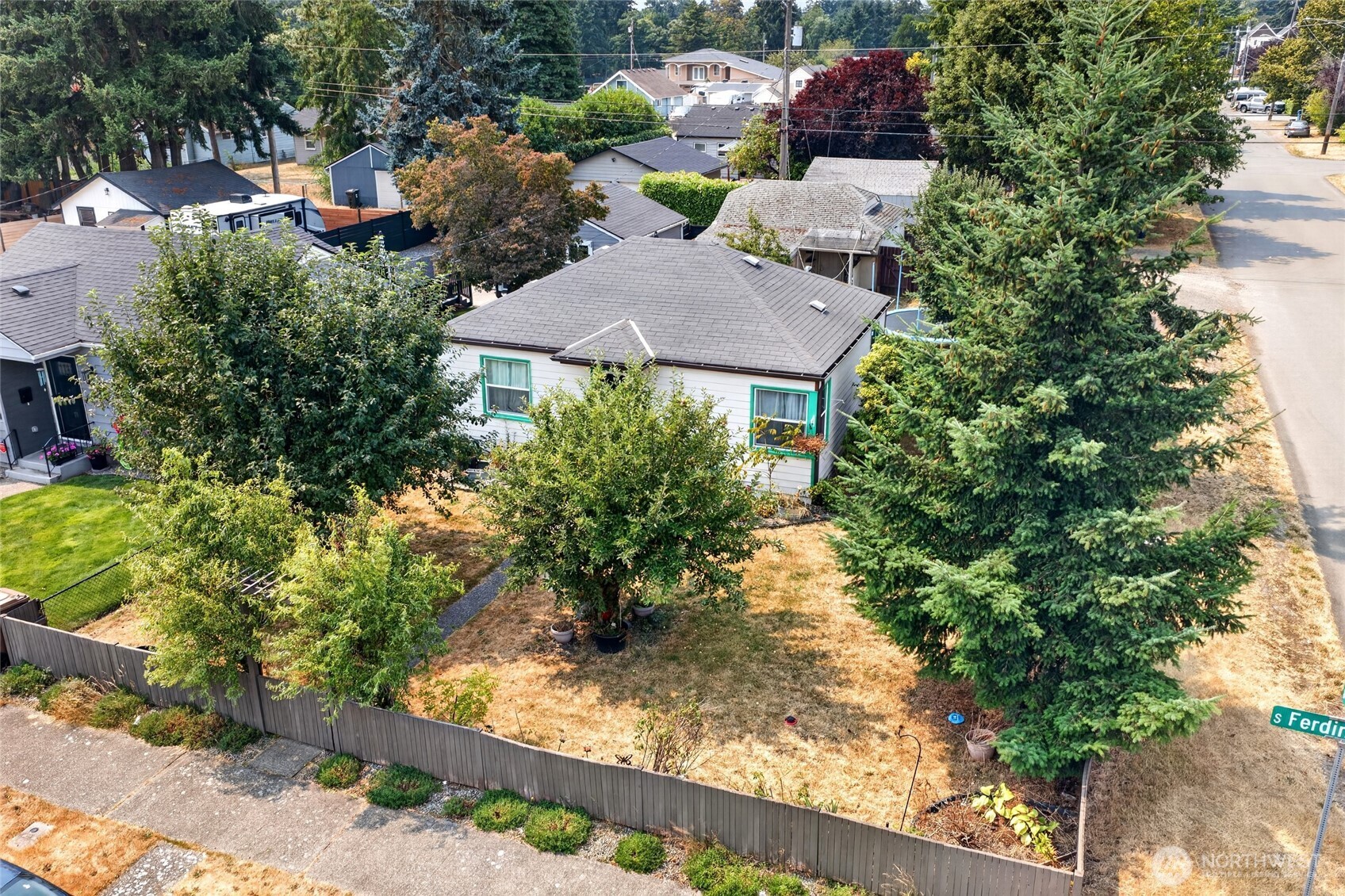 6802 S Ferdinand Street Property Photo 2