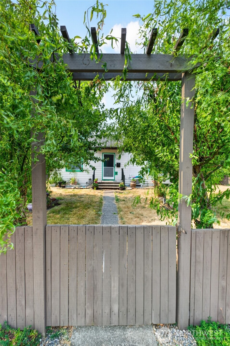 6802 S Ferdinand Street Property Photo 4