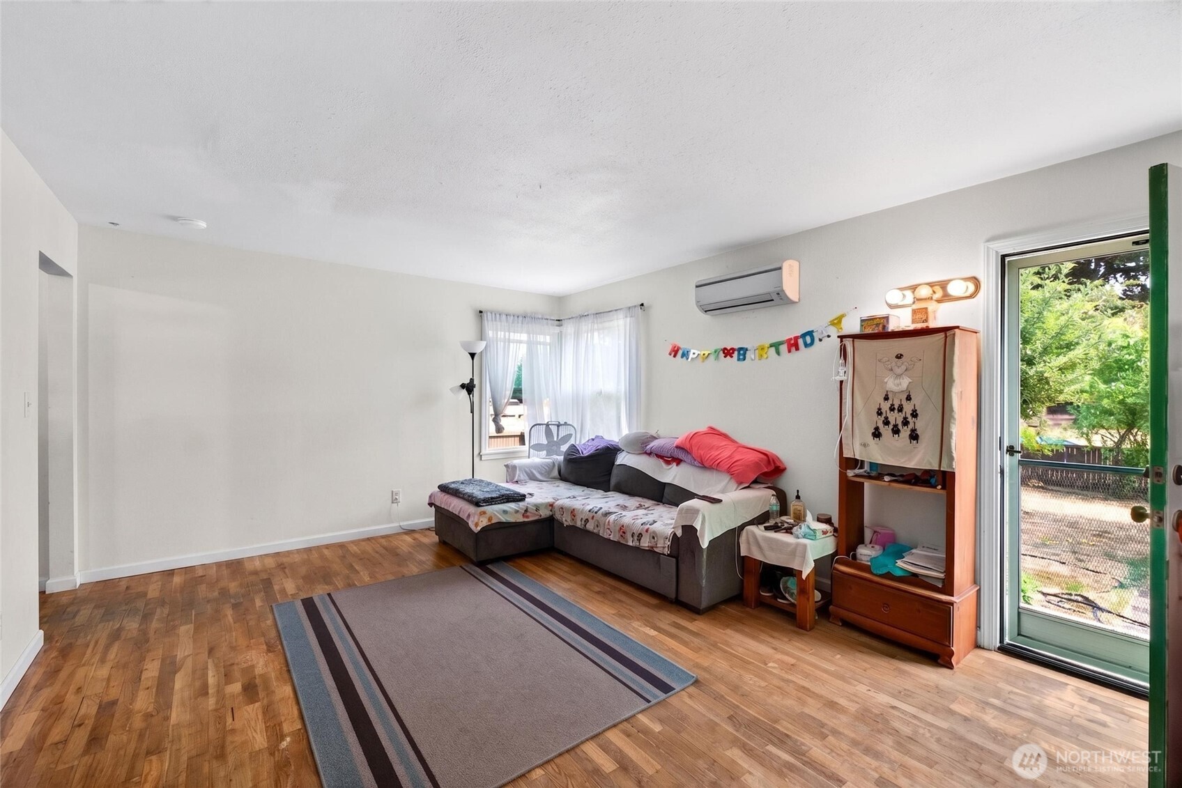 6802 S Ferdinand Street Property Photo 5