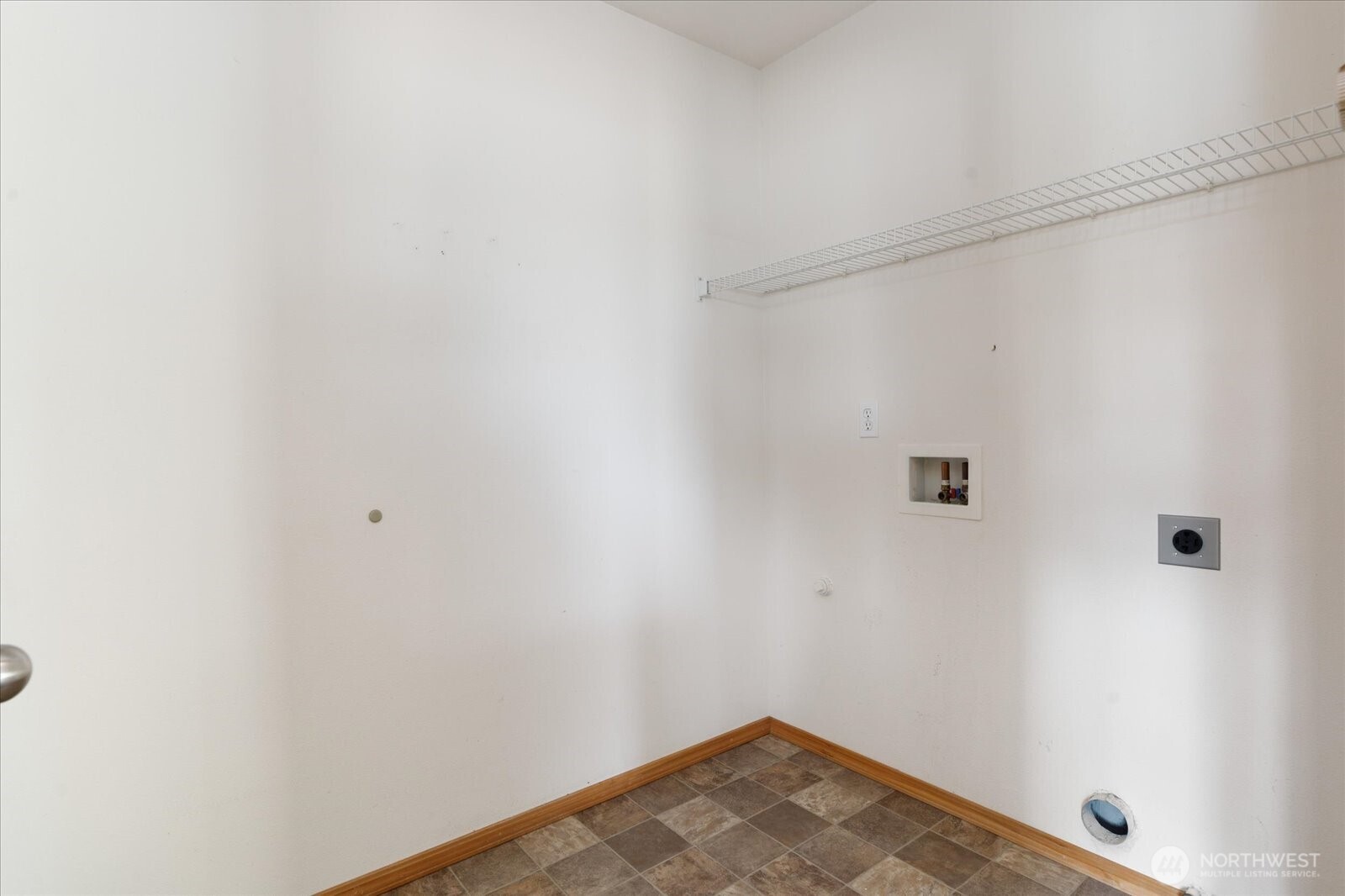 1667 Nw Almond Loop Property Photo 13