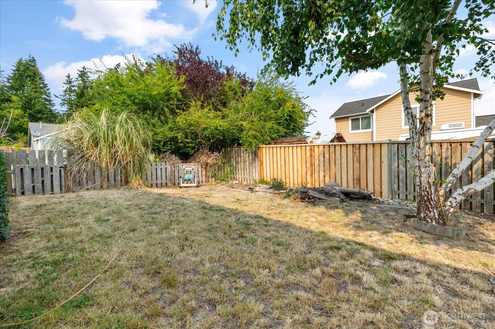 1667 Nw Almond Loop Property Photo 27