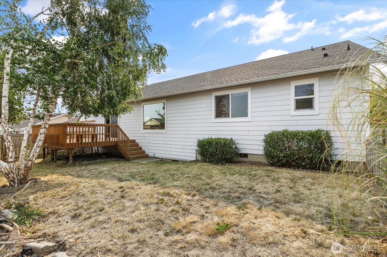 1667 Nw Almond Loop Property Photo 28