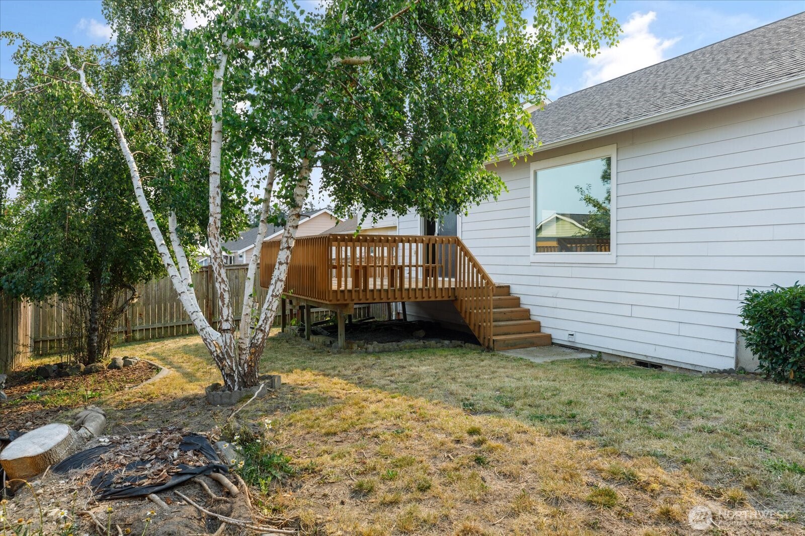 1667 Nw Almond Loop Property Photo 29